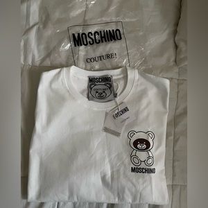 Moschino t-shirt (size small)